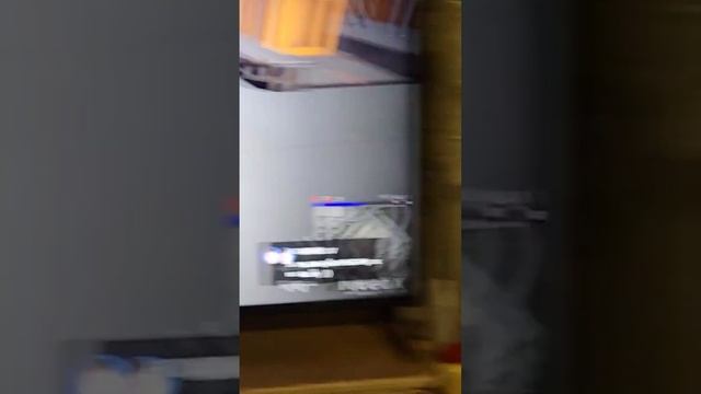 У Абубакара второй монитор это телевизор )))) смотреть онлайн