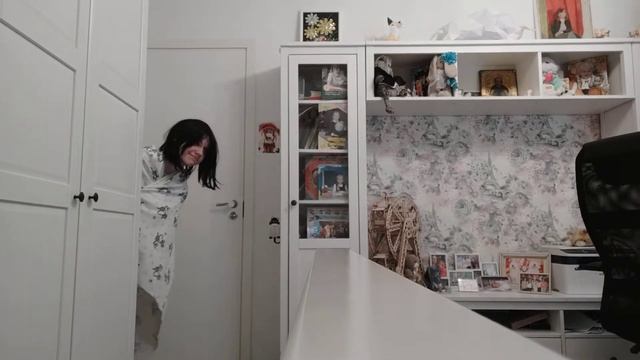 НА МЕНЯ НАПАЛ СТРАШНЫЙ ПРИЗРАК ДЕВОЧКИ С ЧЕРНЫМИ ВОЛОСАМИ???????????? смотреть онлайн