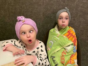 Стрим с сестрой