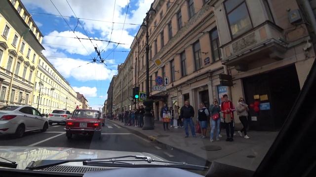 VI Ретро парад 2021 в Санкт-Петербурге,на ВАЗ-2103