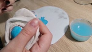 ?Как нарисовать/раскрасить глаз лошади? Раскрашиваю барельеф?