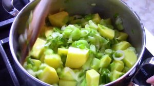 Теперь зимой этот суп буду готовить всегда. Всего 2 ингредиента. Суп из лука-порей.