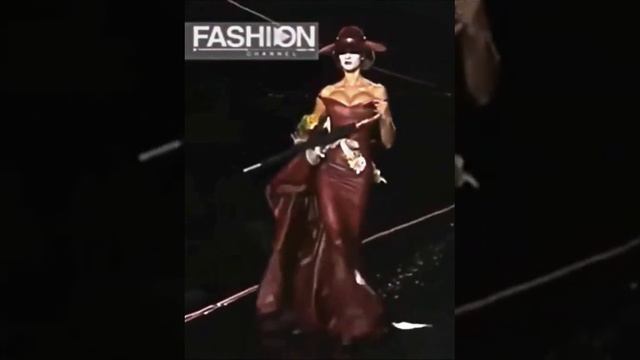 Gisele Bundchen John Galliano Fall Winter 2000 #giselebundchen #model #catwalk #fashion