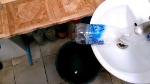 Как набрать воду из мойки в ведро