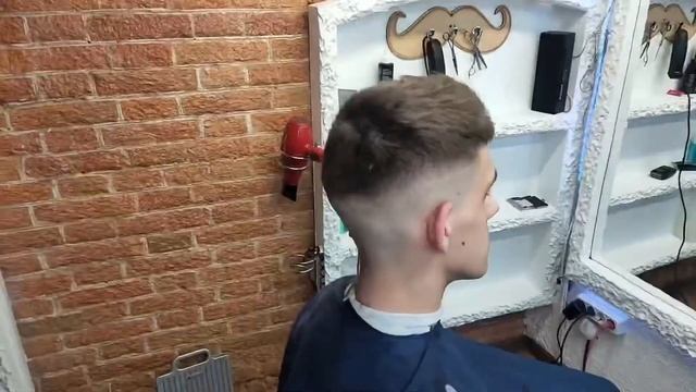 HOW TO MAKE A MEN'S HAIR CAESAR? // Caesar cut // Men's short haircut CAESAR under the typewriter смотреть онлайн