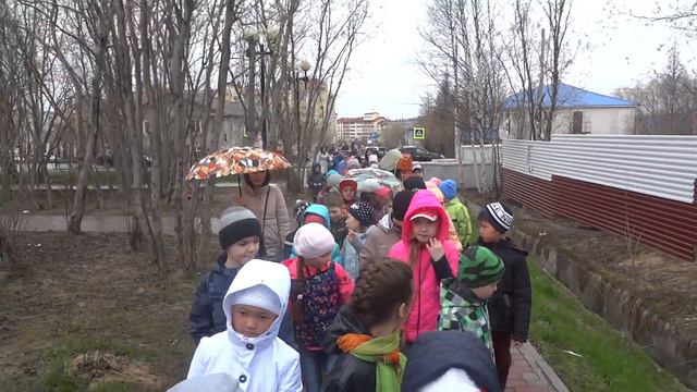 42. Радуга детства 15 июня 2017 пришкольный лагерь МБОУ СОШ №3 г. Салехард! смотреть онлайн