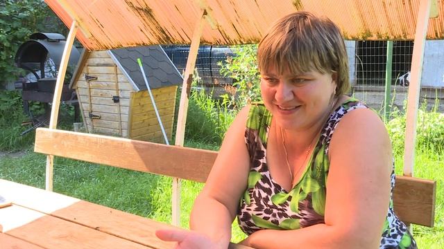 Разведением коров и другой живности в деревне Коняшино. смотреть онлайн