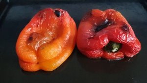 Салат из запечённого болгарского сладкого перца.
