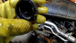 BMW X5 E70 (X6 E71) (N57) - Замена прокладки масляного стакана.