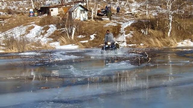 На снегоходе через реку 2!!! смотреть онлайн