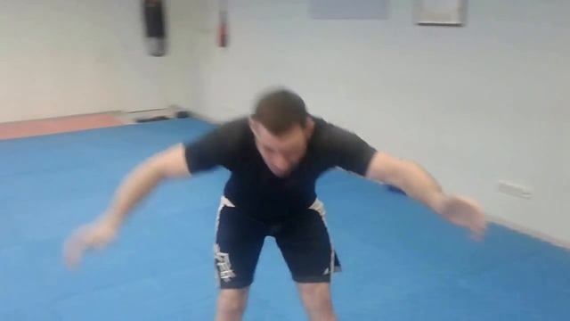 самостраховка при падении назад смотреть онлайн