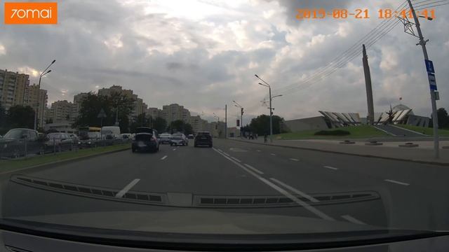 Минск (Minsk). Проспект Победителей, у стелы. Последствия аварии с машиной милиции (21.08.2019) смотреть онлайн