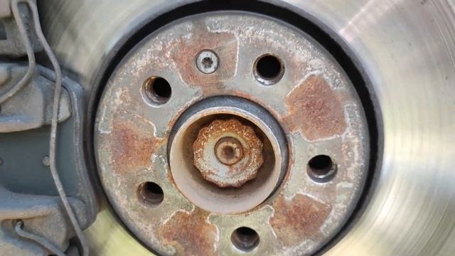 Переобуваем автомобиль на летний комплект колес правильно #polo #polosedan #volkswagen смотреть онлайн