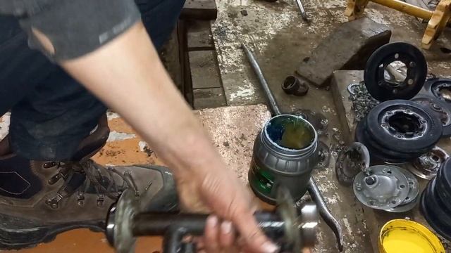 СНЕГОХОД БУРАН | СМАЗКА ДЛЯ КАТКОВ. Обслуживание тележки балансира. смотреть онлайн