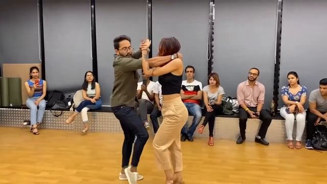 Bachata - Partner Work 45 by Cornel y Rithika смотреть онлайн