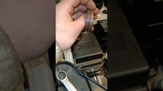 Сантафе 2,2 замена сальника распредвала смотреть онлайн