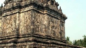 Боробудур - Чанди Мендут (Candi Mendut)