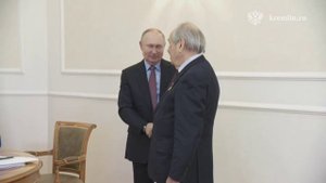 ??Владимир Путин тепло поприветствовал первого президента Татарстана, государственного советника р