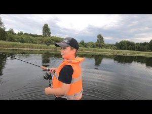 Ловим щуку с сыном на блёсны и воблеры на озере