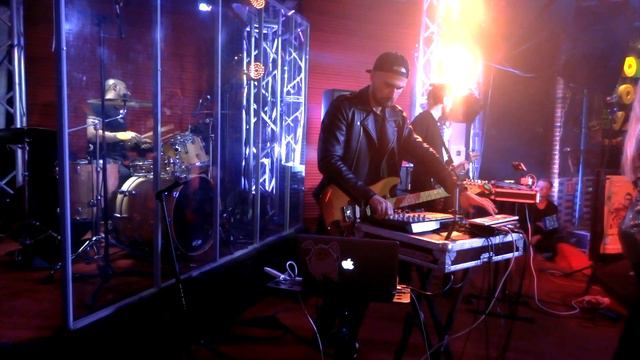 Shazam Band - Broken Heart (Live in Подсолнухи Art&Food) смотреть онлайн