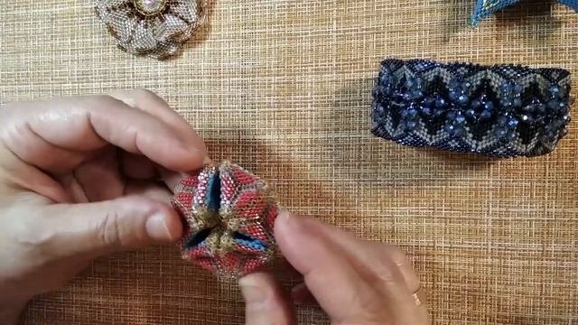 Уроки в школе бисероплетения