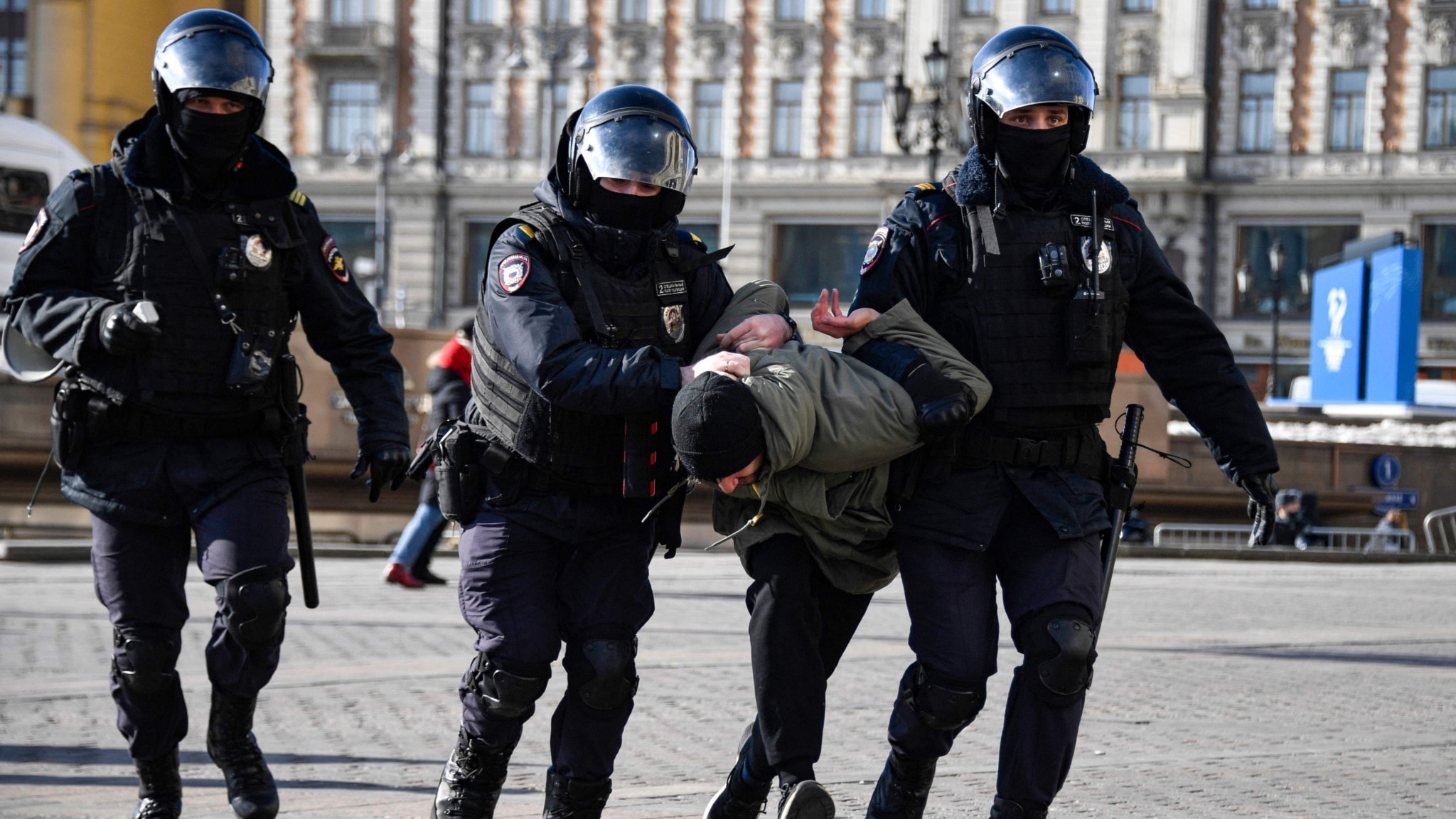 Митинг в москве 17 февраля. Полиция Украины. Полиция России. Полиция Украины на войне.