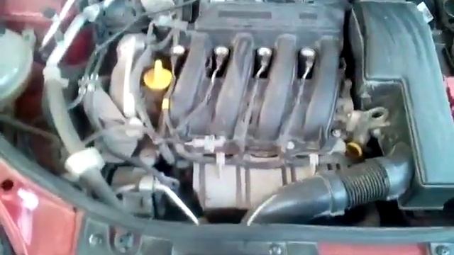 Уплотнители под капотом Рено Сандеро 2014 смотреть онлайн