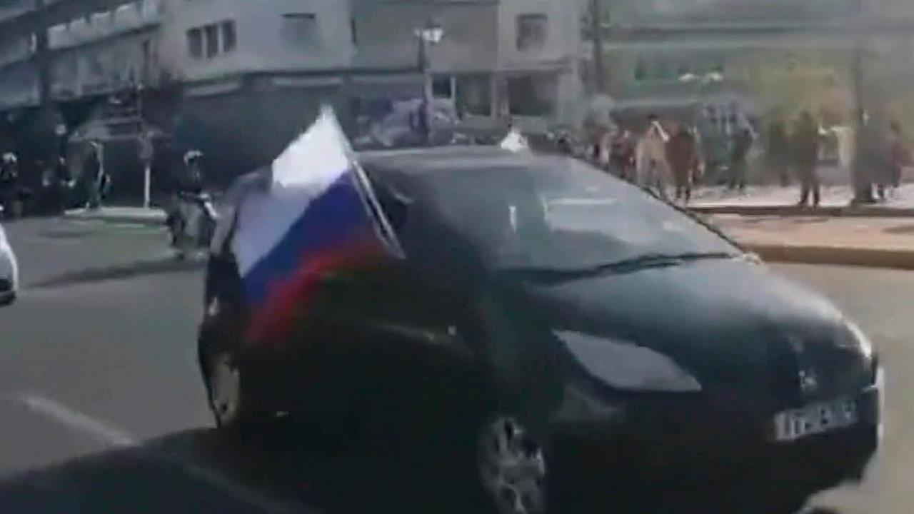В Греции несколько украинцев напали на маленькую д...ми участвовала в автопробеге в поддержку России