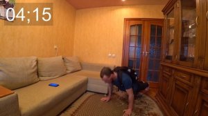 Как накачать трицепс за 10 минут в домашних условиях без гантель