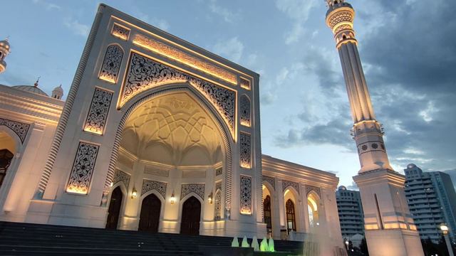  Азан в мечети Гордость мусульман. Город Шали.  Azan in the mosque Pride of Muslims.
