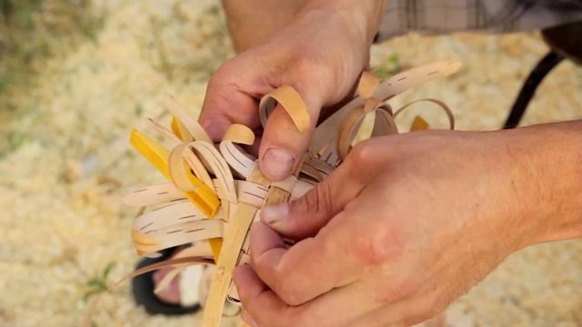 007. Деревянное творчество [Плетём из бересты.ч2. Тарелочка] смотреть онлайн