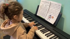 “Песня кота Леопольда” на фортепиано (пианино)  - Сериккали Севара (4 года)