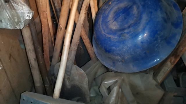 Тёплый Кошкин дом в саду, в сарае. смотреть онлайн