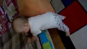 Смешной ребёнок "Попа тряс?"