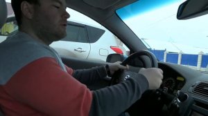 Посадка водителя. Положение рук на руле.