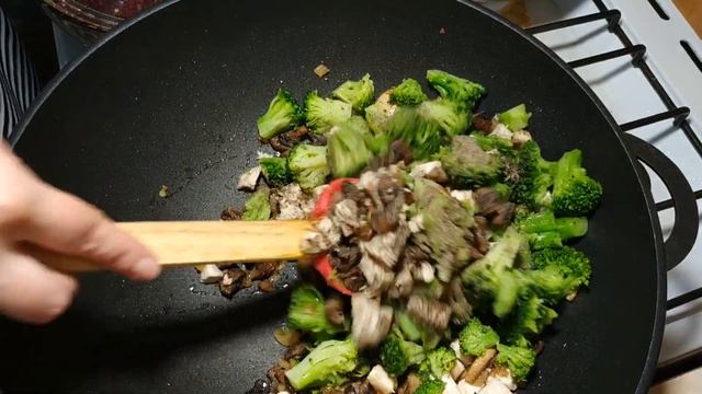 ЛОРАНСКИЙ ПИРОГ С КУРИЦЕЙ И ГРИБАМИ смотреть онлайн