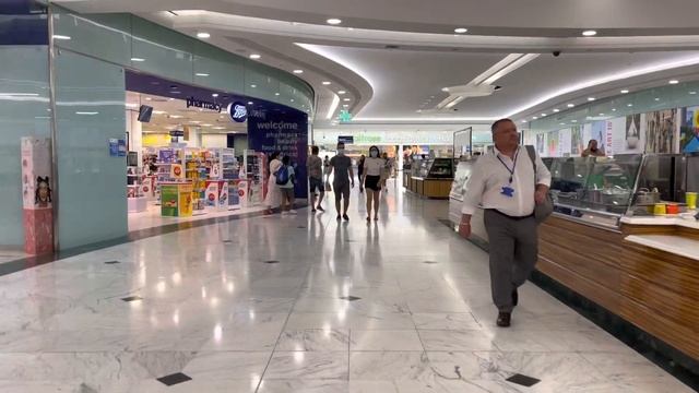 London Walk | Shopping Center Under One Canada square | Canary Wharf - July 2021 смотреть онлайн
