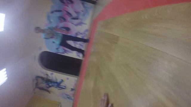 Что видит Миша когда крутит) смотреть онлайн