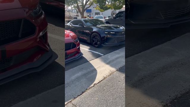 Mustang vs Camaro