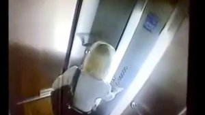 Девушка Насрала Прямо в Лифте Приколы с Девушками
