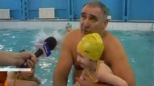 Дети инвалиды в бассейне