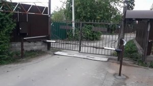 Ворота распашные с антивандальной системой запирания