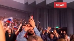 Это обсуждают все ! Певец Шаман признался что огромное количчество людей встают под его песню!