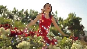Миллион алых роз на таджикском языке.