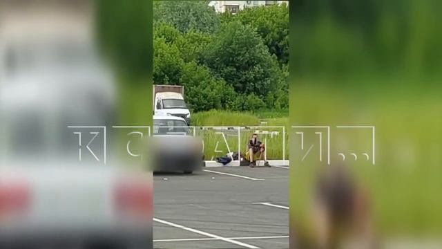 Писающий мальчик появился на борских автопарковках. Больше всего не любит белые жигули.