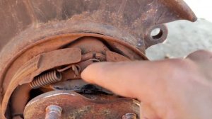 Планка разводки колодок стояночного тормоза левая. Ниссан кашкай j10