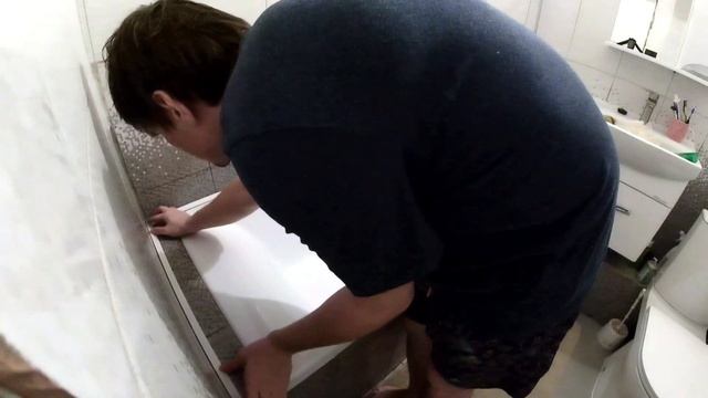 Как приклеить ПВХ бордюр на акриловую ванну? смотреть онлайн