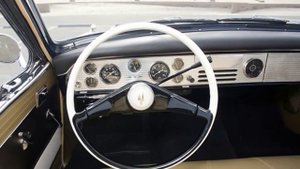 Автомобиль Studebaker Golden Hawk 1957 года.
