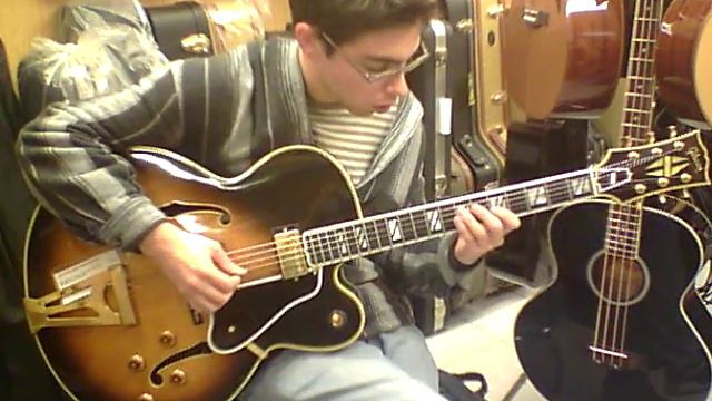 Guitar Shop Barcelona Dani Lopez Gibson Super 400 Demo смотреть онлайн