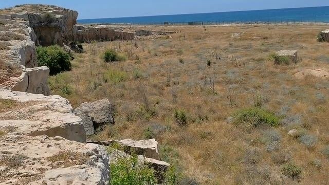 Панорама моря. Пафос, археологический музей, пещеры.